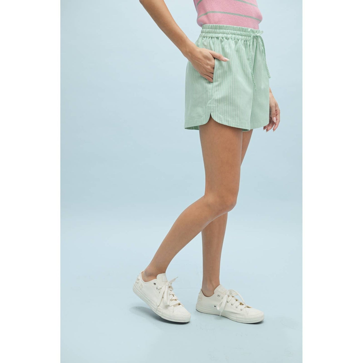 STRIPED DOLPHIN HEM SHORTS / WL24-9815: PUNCH/WHITE, S