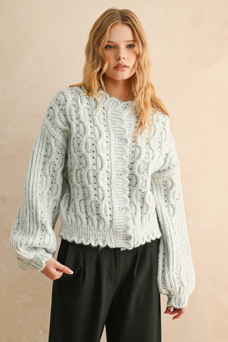 SCALOPE EDGE CABLE KNIT CARDIGAN