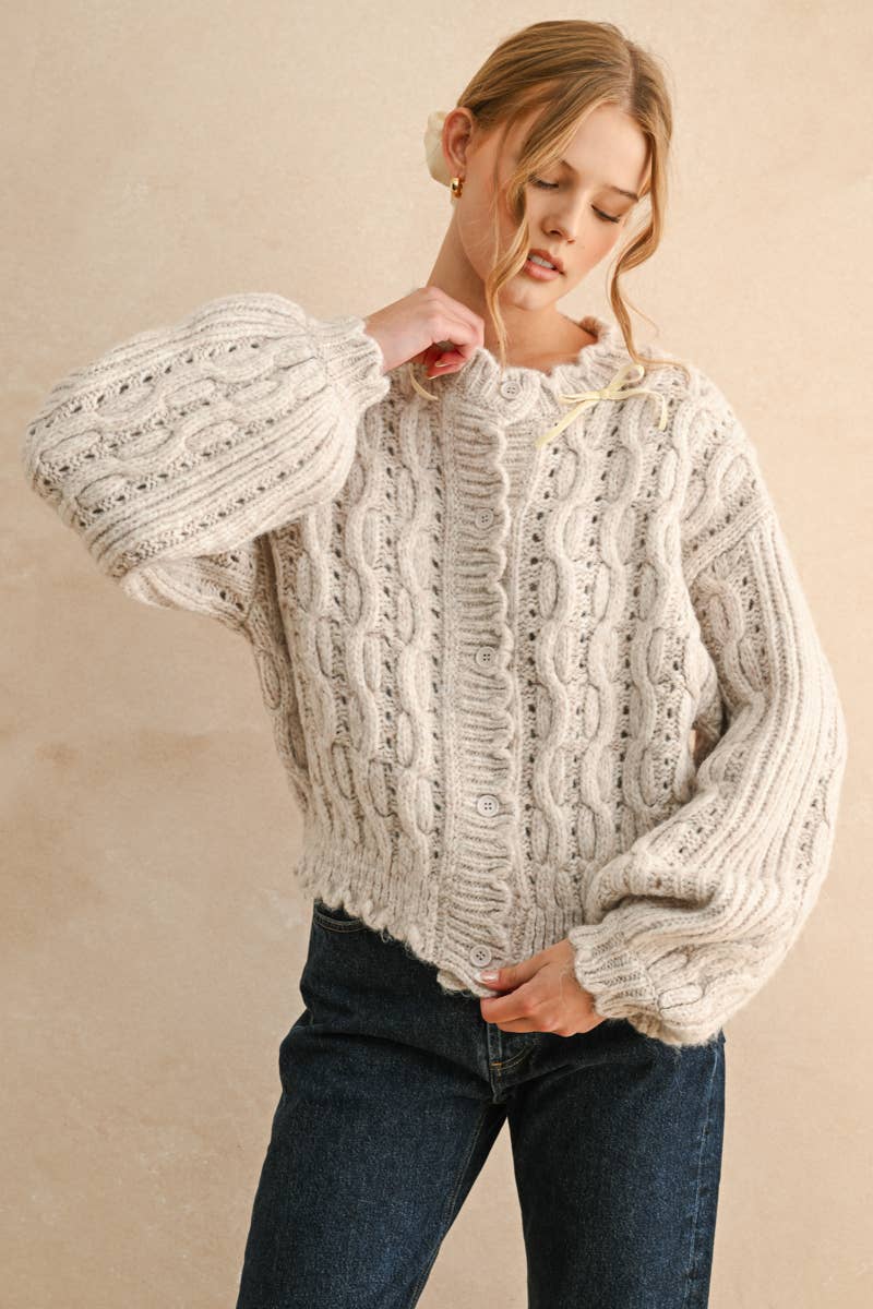 SCALOPE EDGE CABLE KNIT CARDIGAN