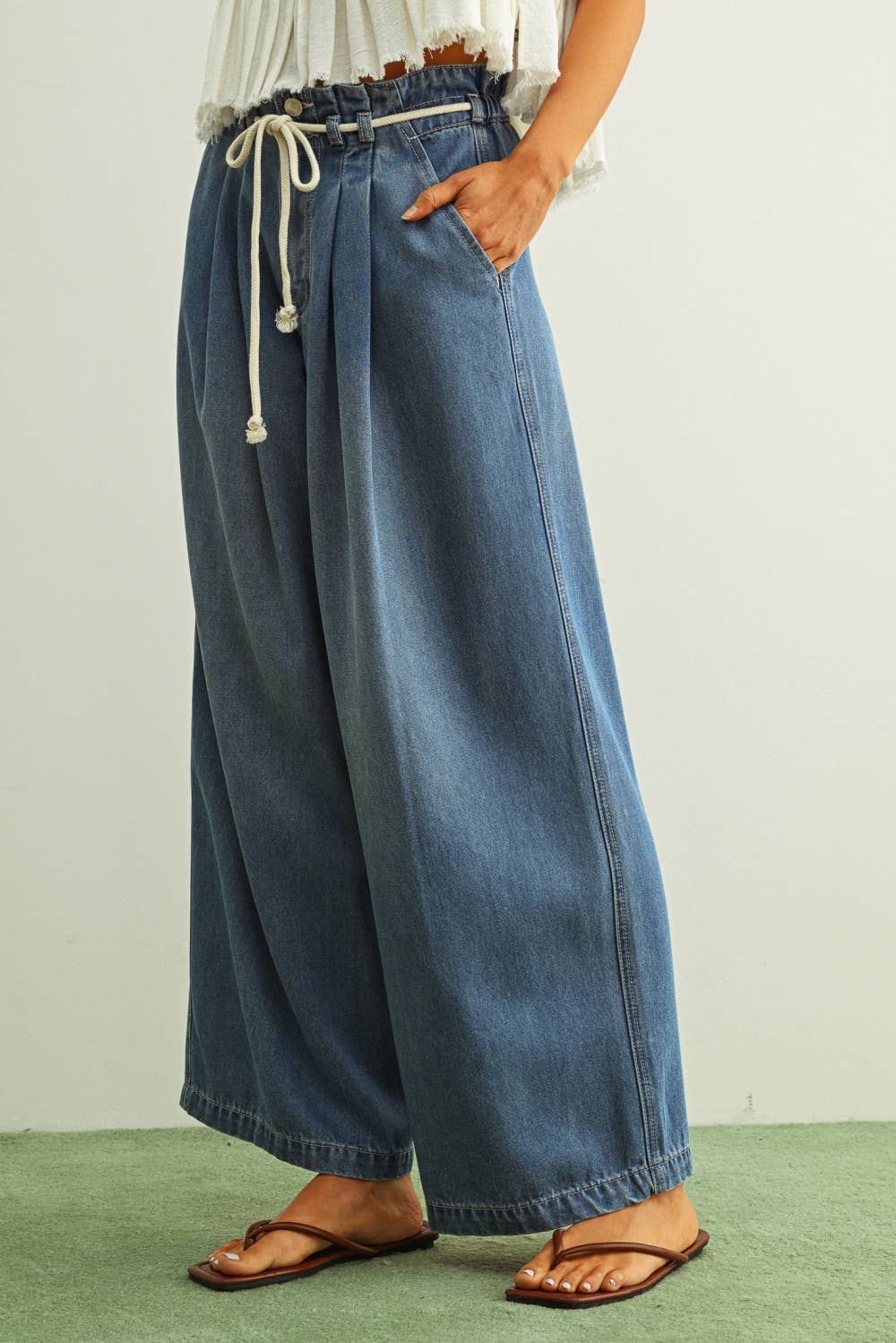 Pleated Detail Cotton Belt Denim Pant