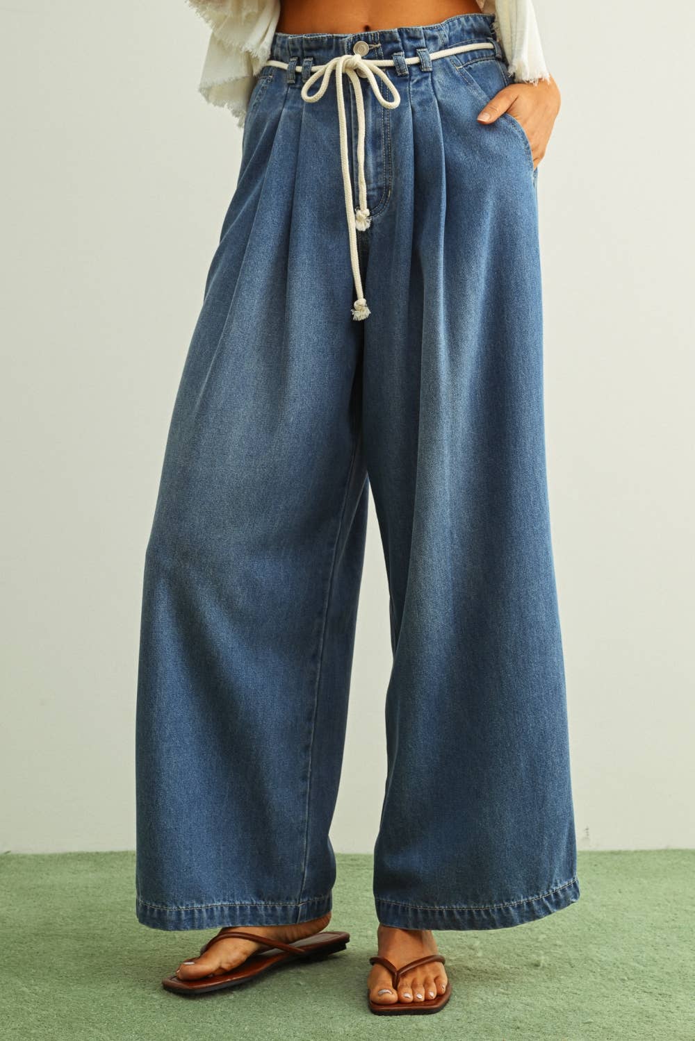 Pleated Detail Cotton Belt Denim Pant