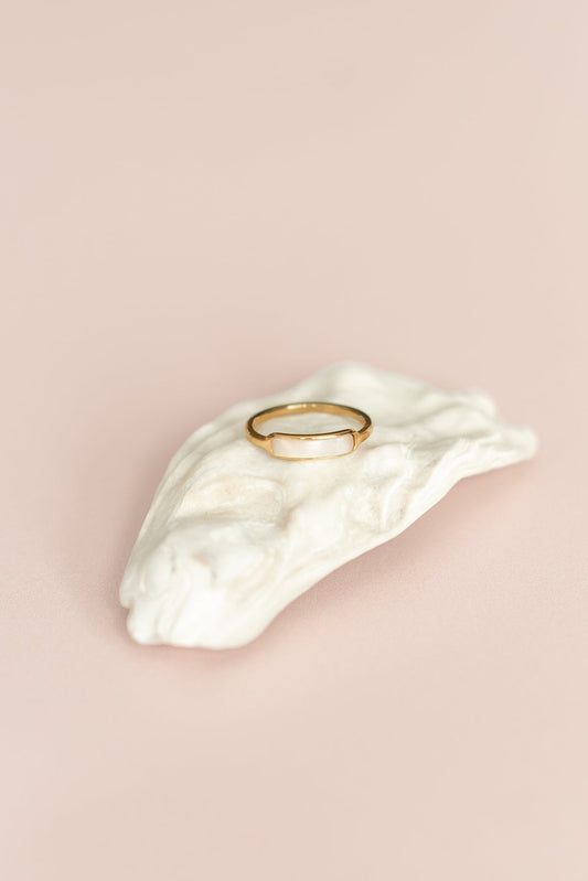 Lane Shell Band Ring
