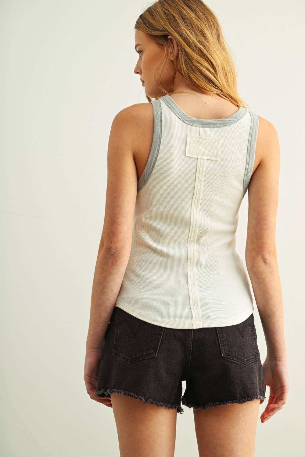 ET6396   COLOR CONTRASTED TANK TOP: TAN / L