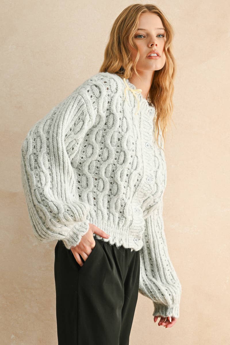 SCALOPE EDGE CABLE KNIT CARDIGAN