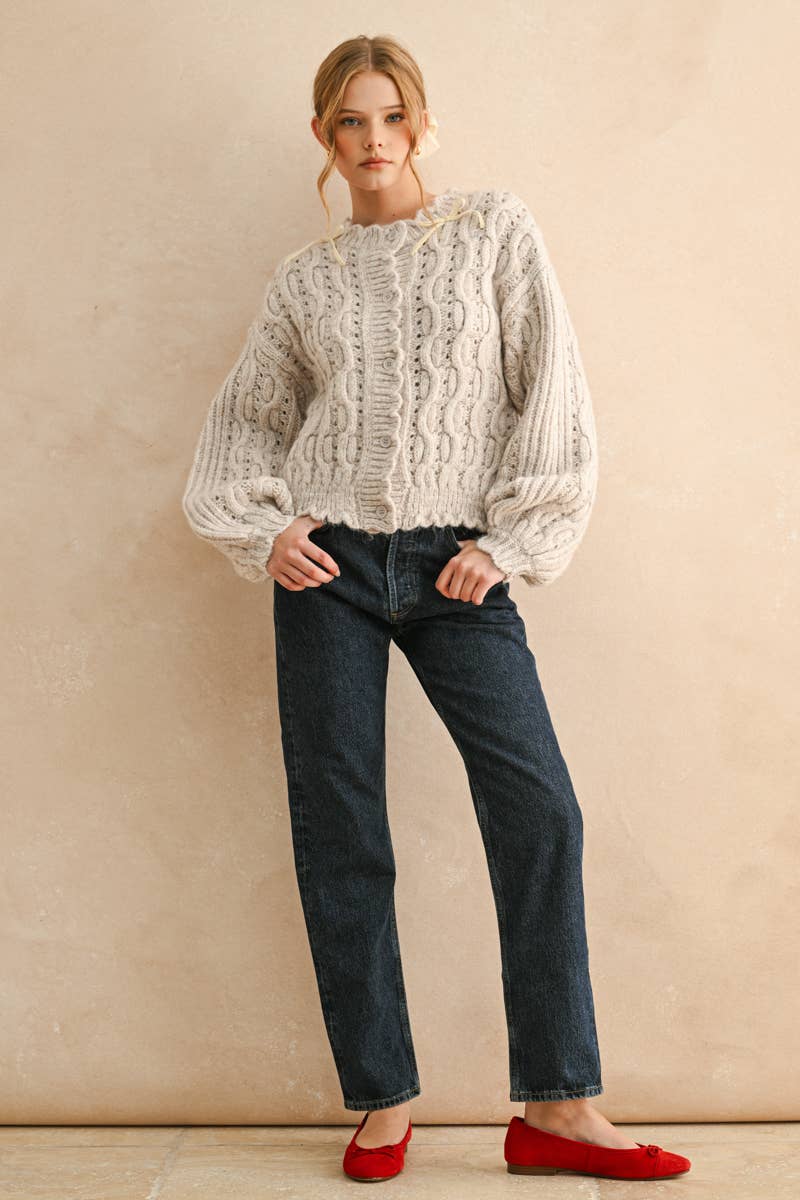 SCALOPE EDGE CABLE KNIT CARDIGAN