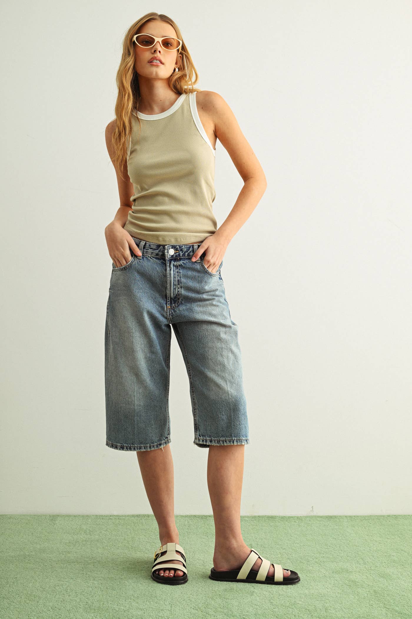 ET6396   COLOR CONTRASTED TANK TOP: TAN / L