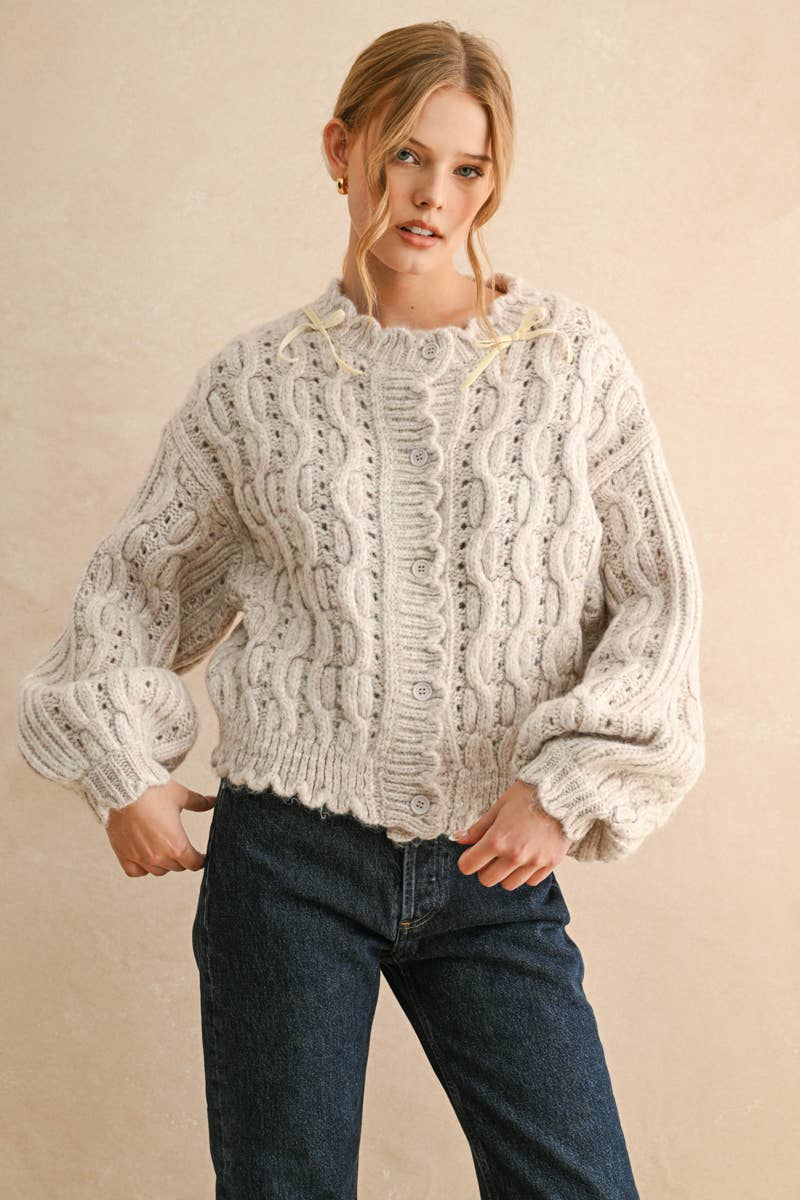 SCALOPE EDGE CABLE KNIT CARDIGAN