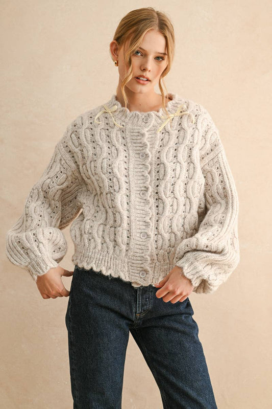 SCALOPE EDGE CABLE KNIT CARDIGAN