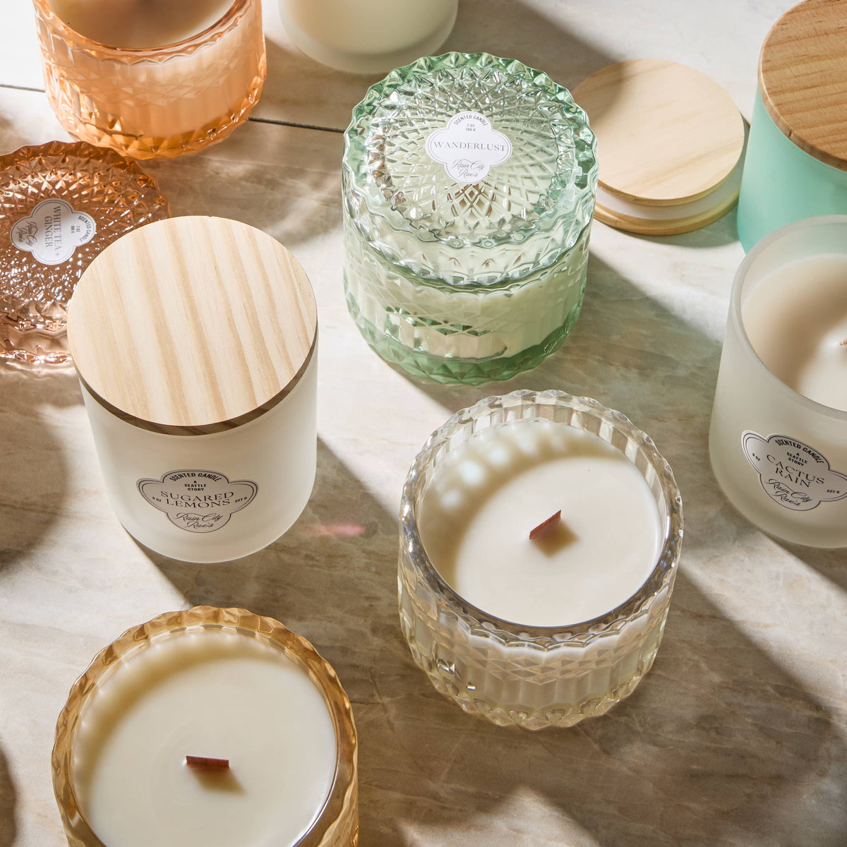 White Tea + Ginger 7 oz Candle | Vintage Vanity Wood Wick