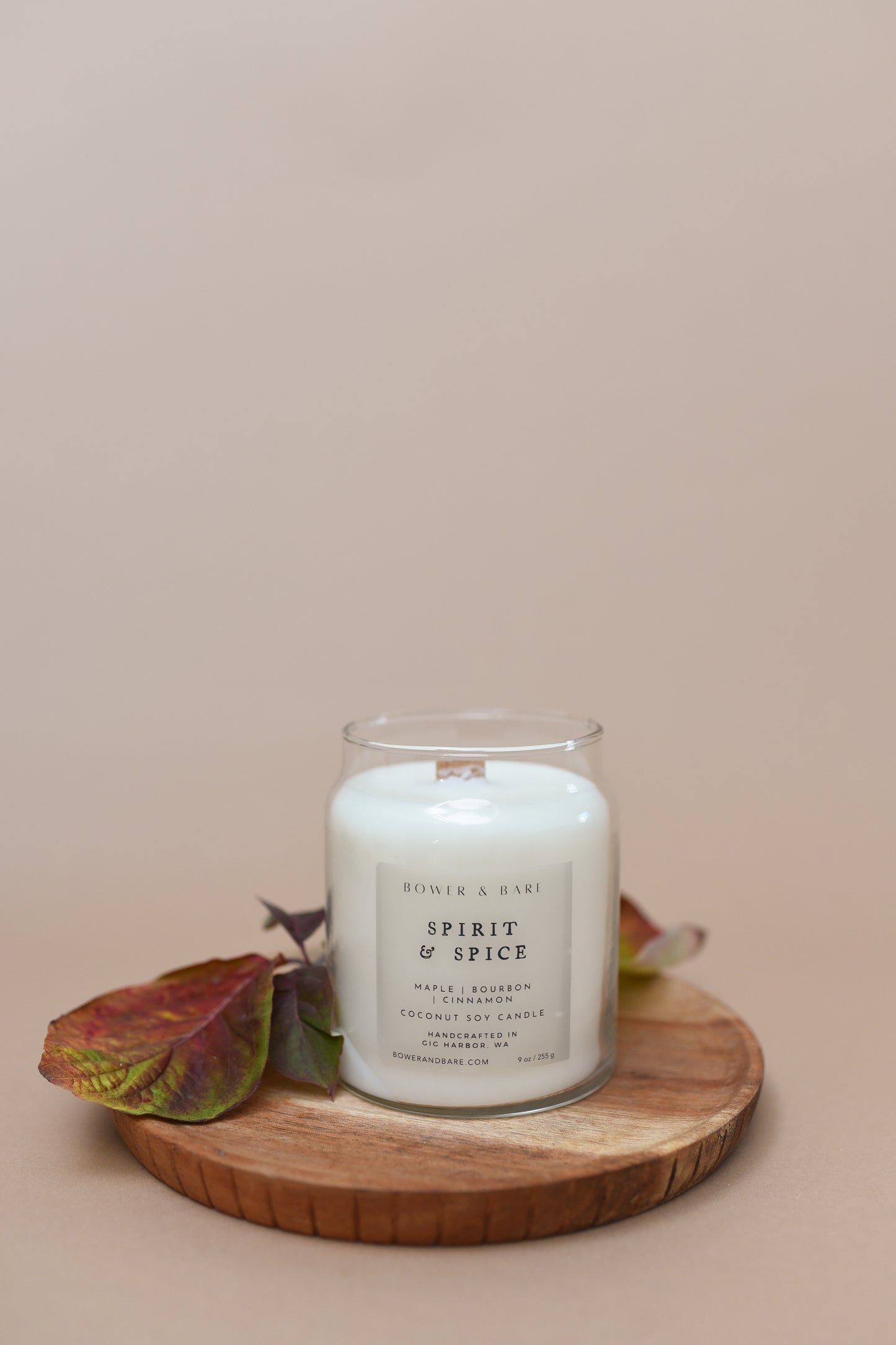 Our Spirit & Spice Apothecary Candle by Bower & Bare brings the intoxicating scent of fresh apples into your home. Hand-poured with eco-friendly soy wax and infused with natural essential oils, this candle is a fall favorite for creating a cozy, inviting atmosphere. Clean-burning and toxin-free, perfect for autumn evenings.