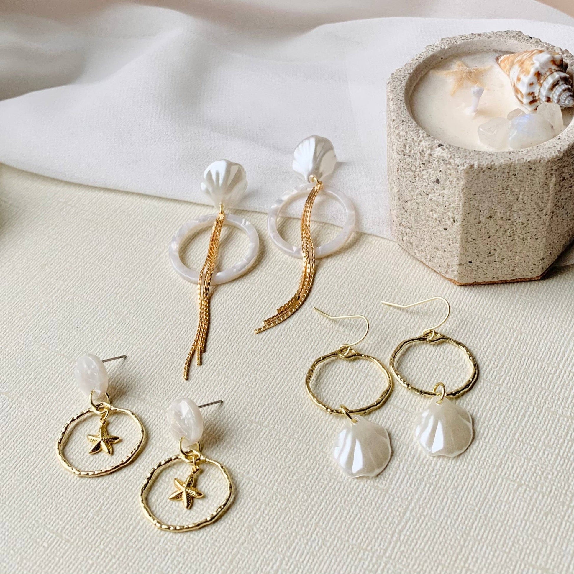 SEASHELL HOOP DANGLES│gold | coastal jewelry│beachy earrings