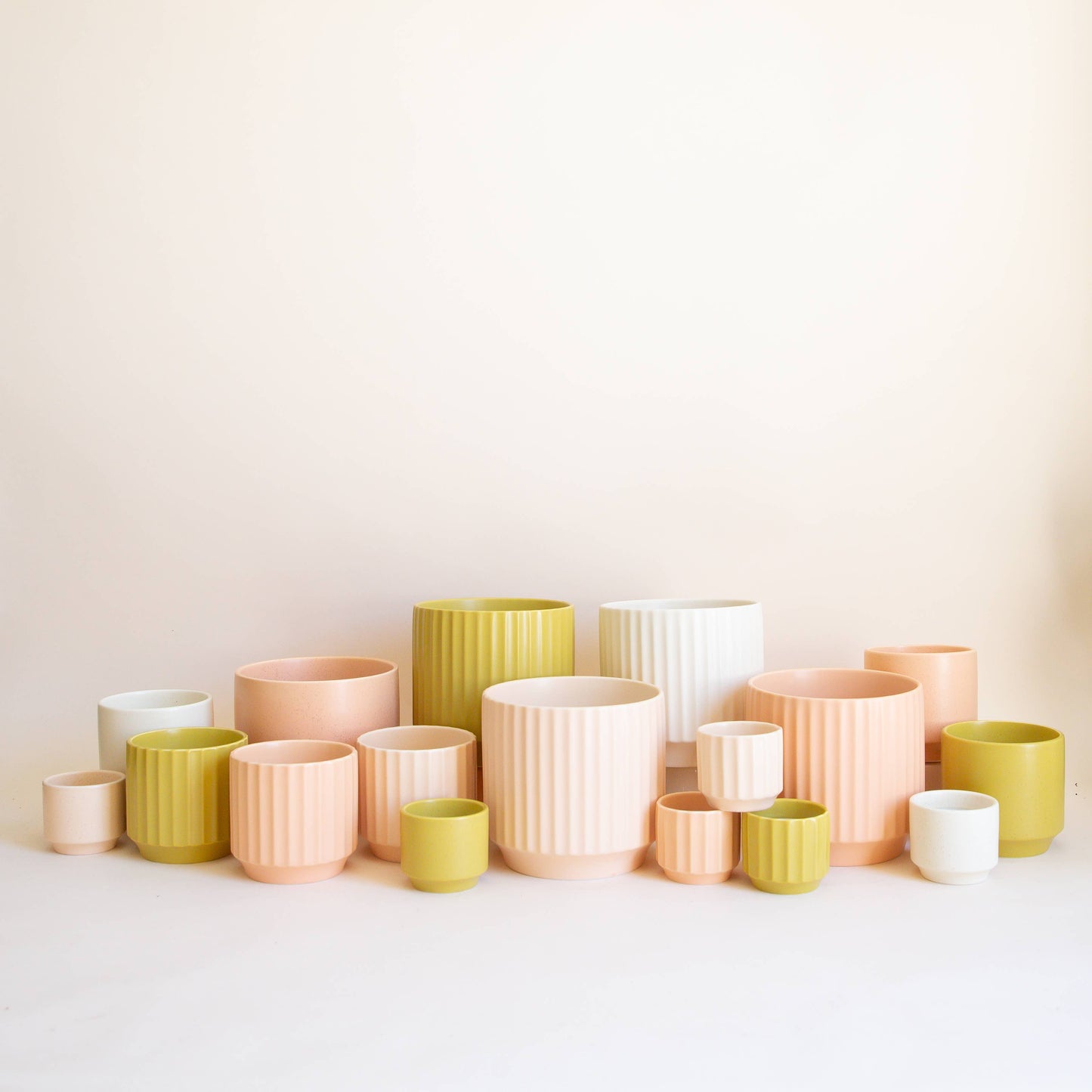 Monroe Planter | Vanilla: 6.75 inch